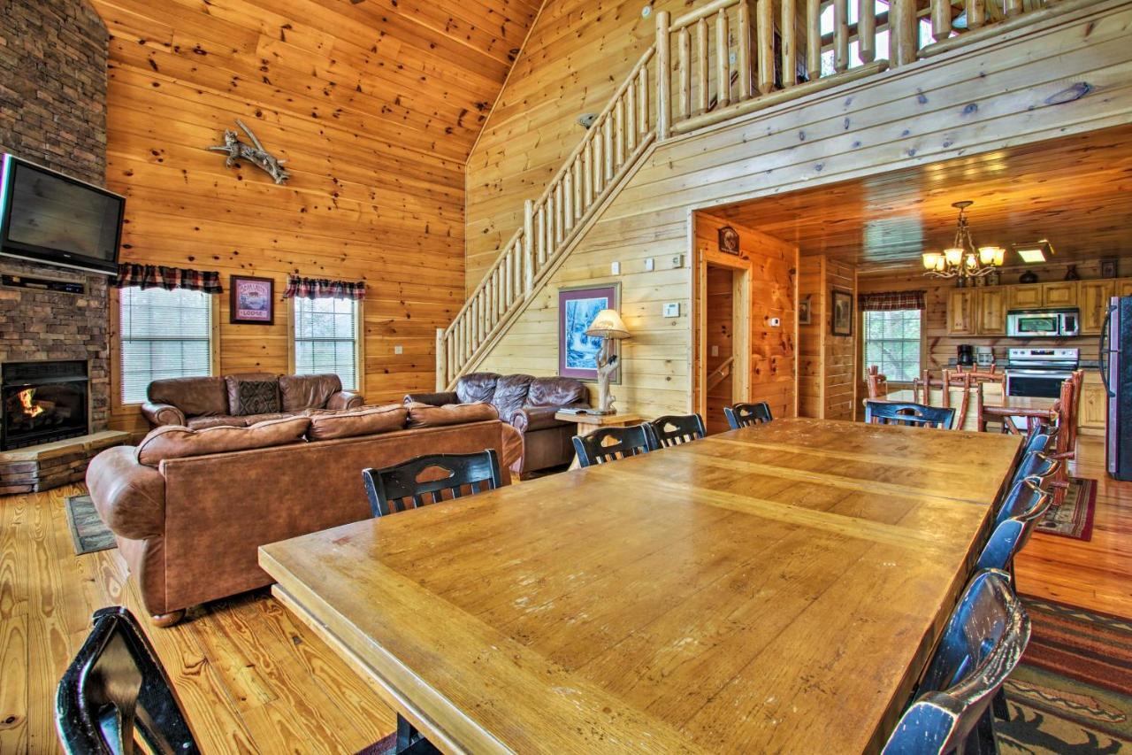 Expansive Gatlinburg Cabin Hot Tub, Deck And Grill! 외부 사진