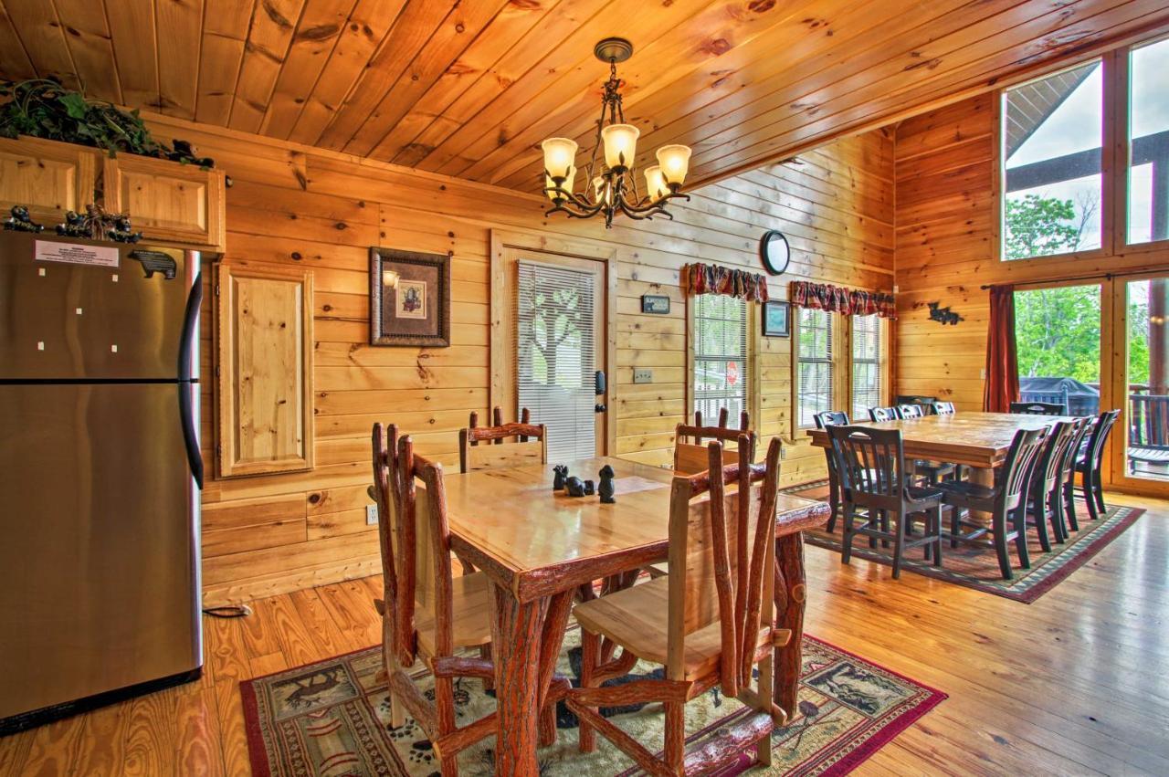 Expansive Gatlinburg Cabin Hot Tub, Deck And Grill! 외부 사진