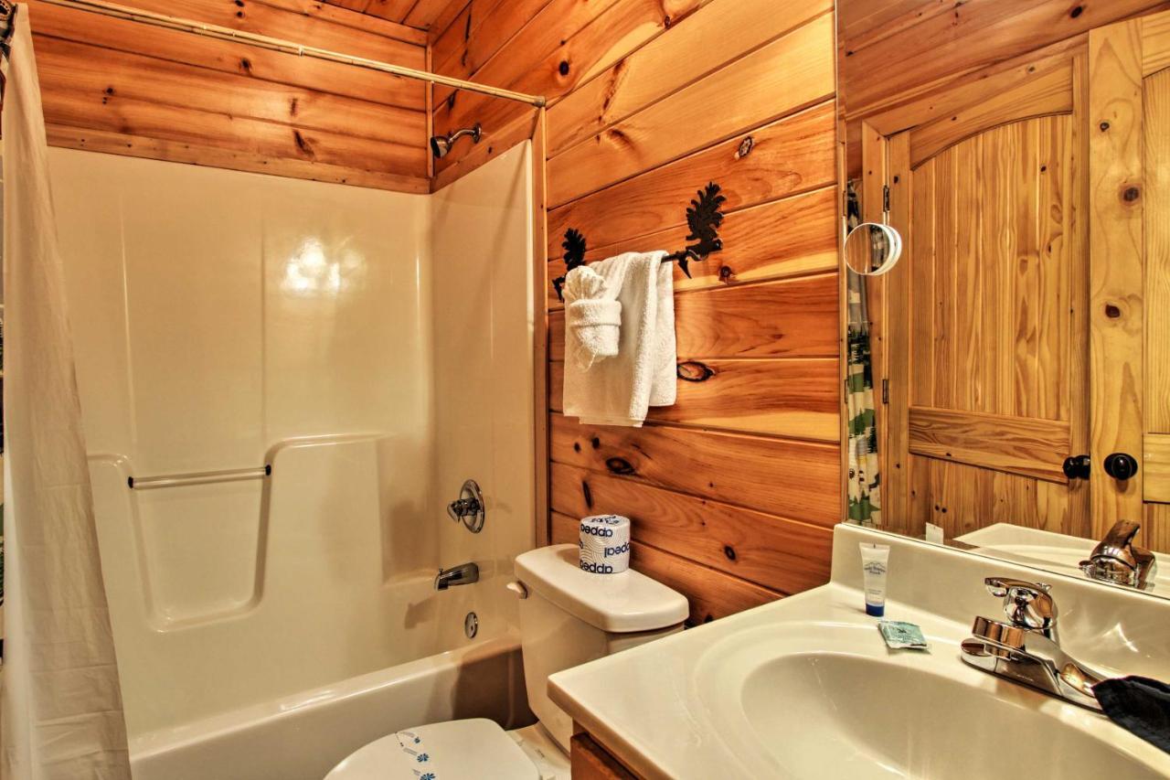 Expansive Gatlinburg Cabin Hot Tub, Deck And Grill! 외부 사진